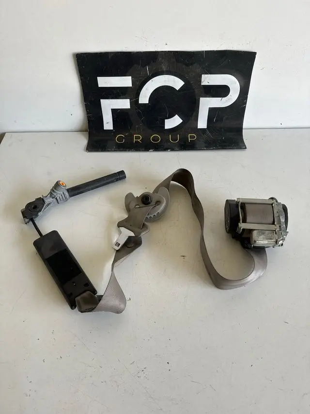 Cinturon de seguridad delantero derecho Renault languna III 2007-2015 Referencia original : 868840032R