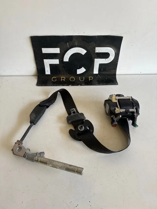 Cinturon delantero derecho Renault scenic IV desde 2016 Referencia original : 868844854R