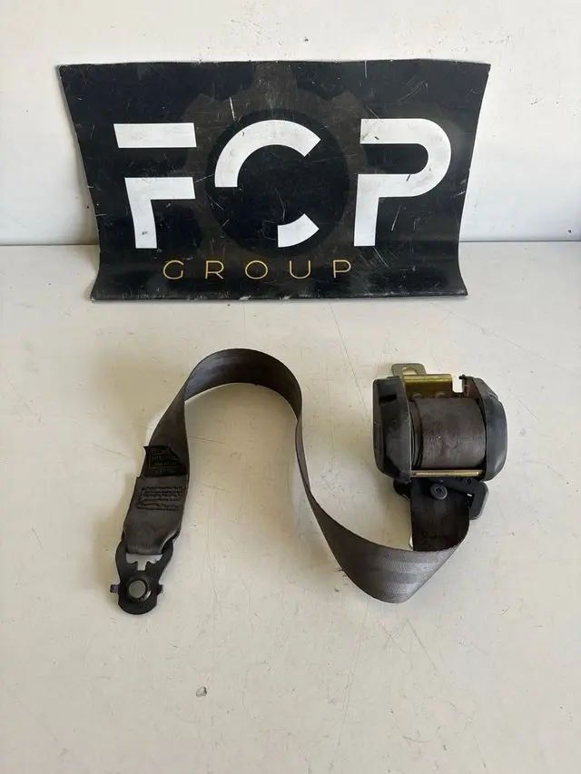Cinturon de seguridad trasero derecho / izquierdo Renault 19 R19 Referencia original : 7700787570