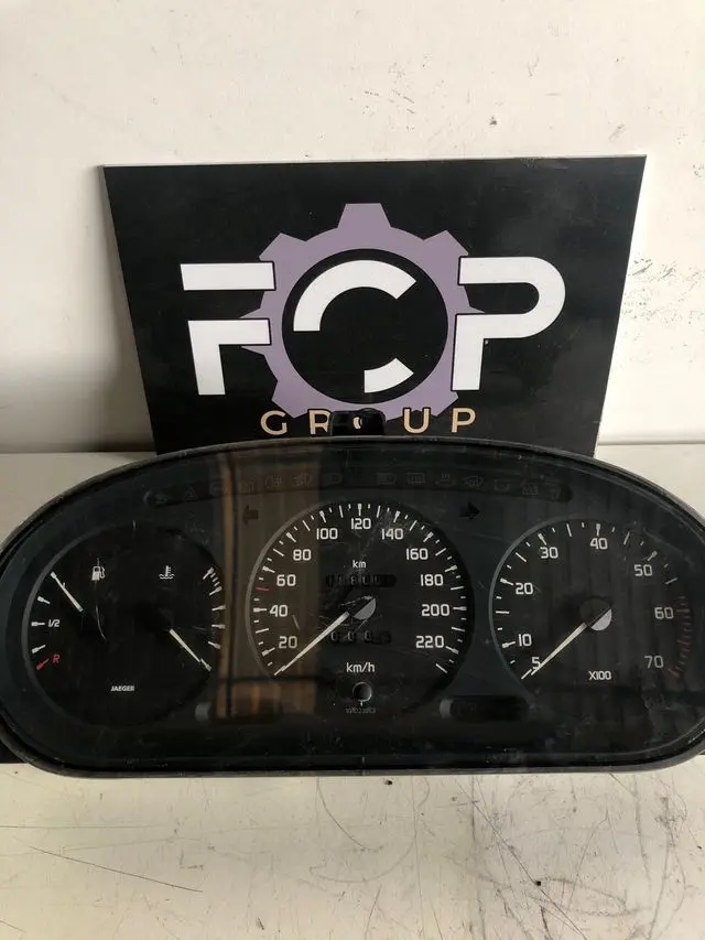 Cuadro instrumentos Renault Megane 1 2.0 l gasolina con 188006 km Referencia original : 7700839644