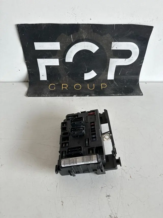 Caja reles fusibles Siemens BSM A3 Peugeot - Citroen Referencia original : 9641258080 / S110500001