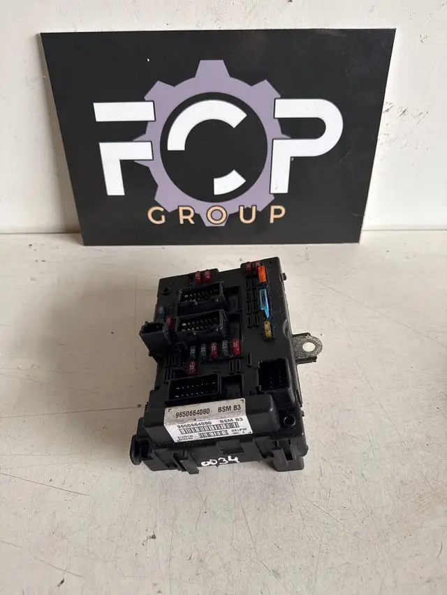 Caja de reles fusibles BSM B3 delphi Peugeot / Citroën Referencia original : 9650664080