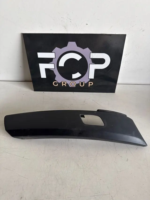 Moldura derecha paragolpe delantero Peugeot 3008 Referencia original : 9685098077