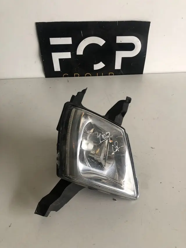 Faro antiniebla delantero derecho Peugeot 407 Referencia original : 9685333880