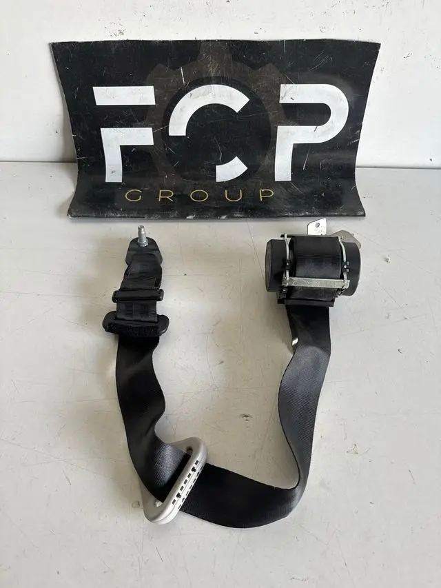 Cinturon de seguridad trasero izquierdo Citroen c3 picasso referencia original: 96817098XX