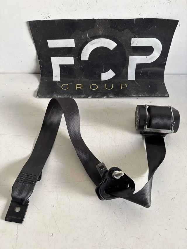 Cinturon de seguridad trasero derecho Renault scenic III 2009-2016 Referencia original : 888400028R