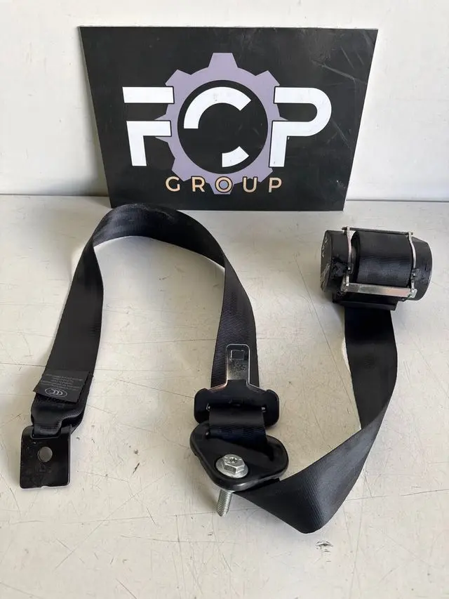 Cinturon de seguridad trasero derecho Renault scenic III 2009-2016 Referencia original : 888400028R