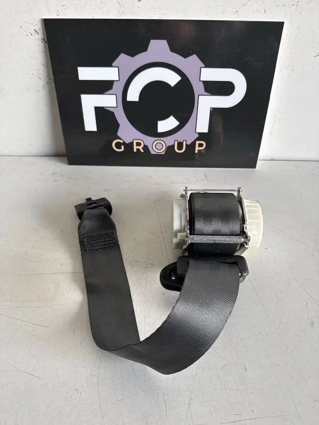 Cinturon de seguridad trasero derecho Renault clio III 2005-2012 Referencia TRW Automotive : 34003230 Referencia Renault : 683953 / 8200683953