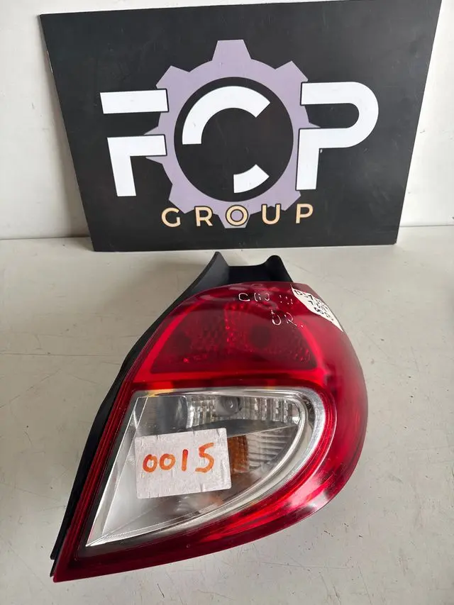 Piloto trasero derecho Renault Clio III 2009-2012 Referencia original : 8200886946