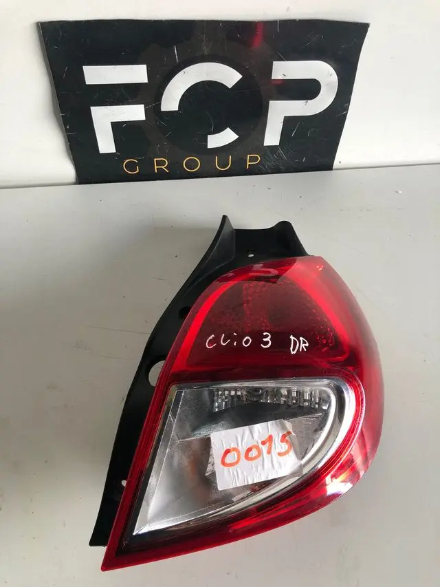 Piloto trasero derecho Renault Clio III 2009-2012 Referencia original : 8200886946