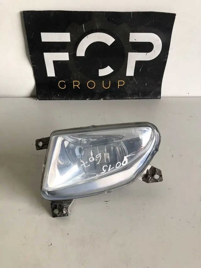 Faro antiniebla izquierdo Peugeot 607 Referencia original : 89200719 Valeo