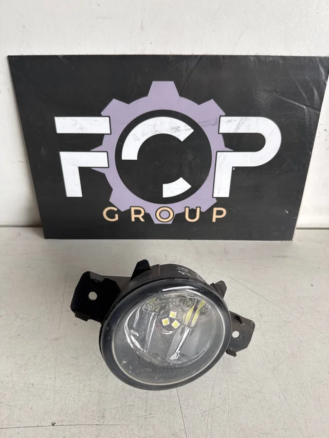 Faro antiniebla delantero izquierdo Renault clio 2 fase 2 / laguna 2 / espace 4 Referencia Renault: 8200002469 Referencia Valeo: 89202714