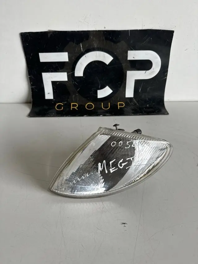 Piloto intermitente / indicador de direccion delantero izquierdo Renault Megane 1 Referencia original : 7700831466