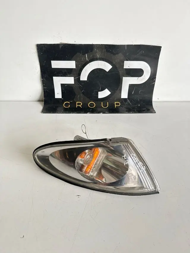 piloto intermitente delantero derecho Renault Espace 3 MK2 2000-2002 indicador de direccion delantero derecho Renault Espace 3 MK2 2000-2002 Referencia original : 89002657 / 087652