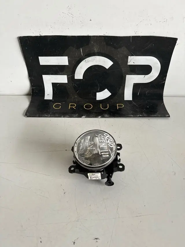 Faro delantero izquierdo - derecho Renault clio IV / Captur / scenic 3 / megane 3 / dacia Referencia Renault : 261500097R Referencia valeo : 89208691