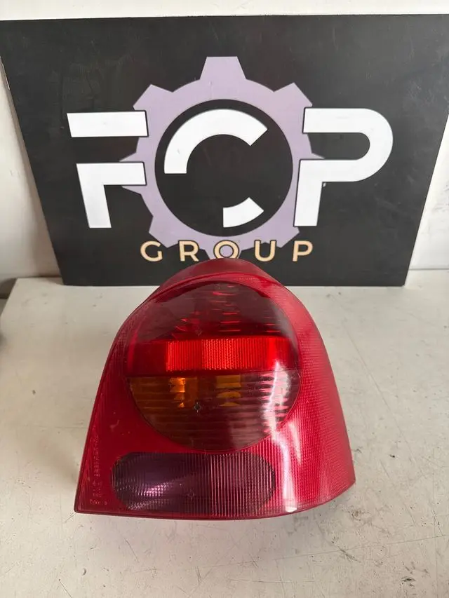 Piloto derecho Renault Twingo 1 (sin portalámparas)