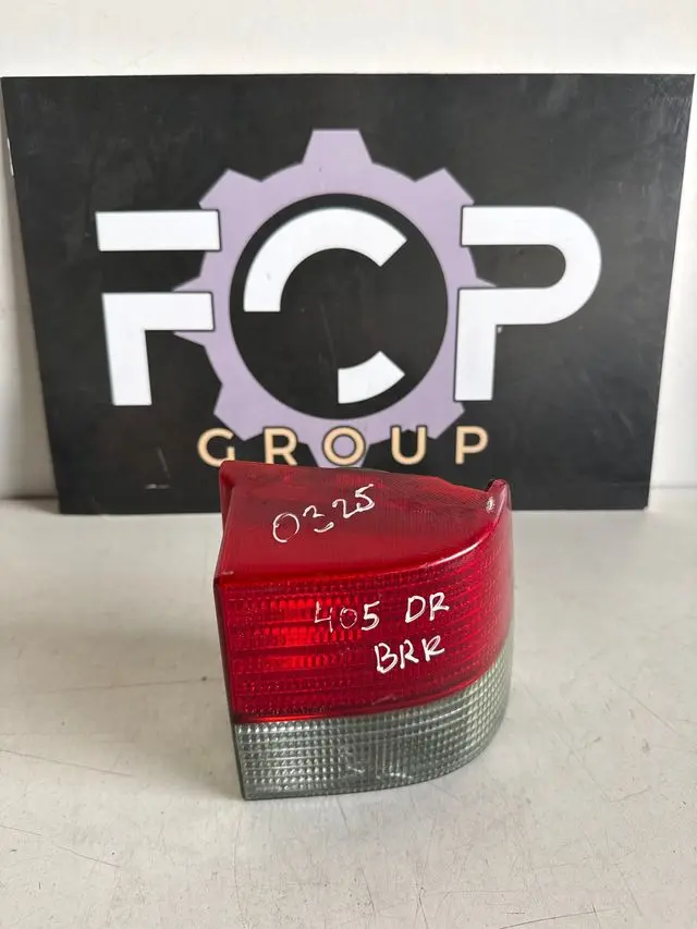 Piloto trasero derecho Peugeot 405 break