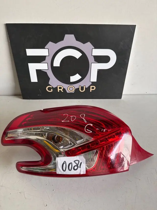 Piloto trasero izquierdo Peugeot 208 2012-2015 Referencia original : 9672628280