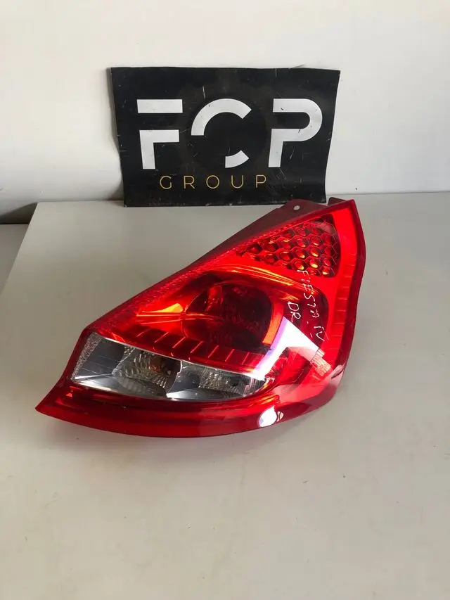 Piloto trasero derecho ford fiesta VI 2008-2014 Referencia original : 8A6113404