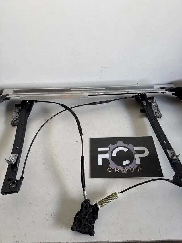 Elevalunas delantero izquierdo Mini Cooper S 2010-2017 Referencia original: TH128281 / M09519 / 8820011H002385 / RMO9962/018