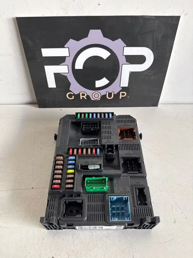 Caja de reles / fusibles BSI N04 Peugeot 308 / Citroën Referencia original : 9807054180