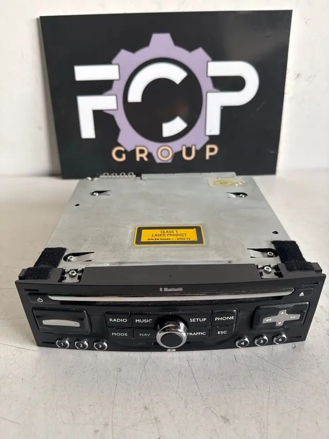 Sistema radio audio navegación GPS Peugeot 5008 Referencia original : 96661984XT