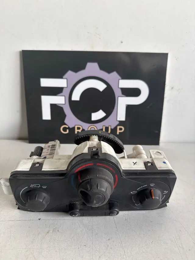 Mando climatizador Renault Kangoo II 2008-> Referencia : 5F2140100