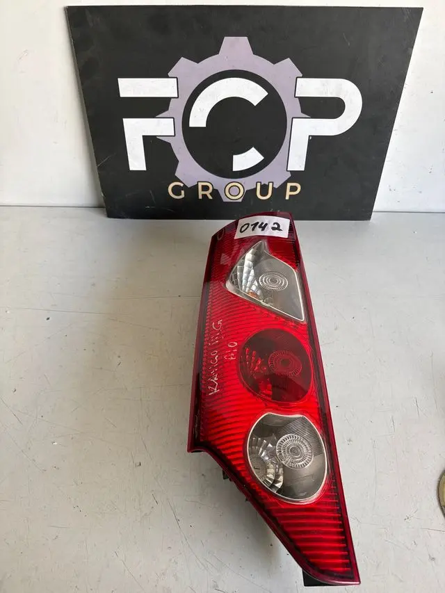 Piloto trasero izquierdo Renault Kangoo  Redferencia original : 8200419941