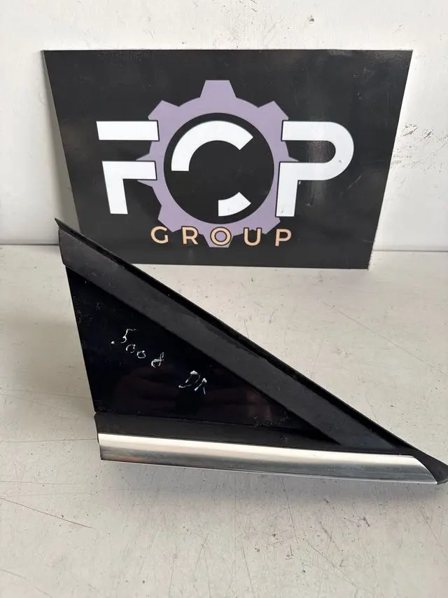 Moldura custodia delantera derecha peugeot 5008 2009-2017 Referencia original: 96859482XT