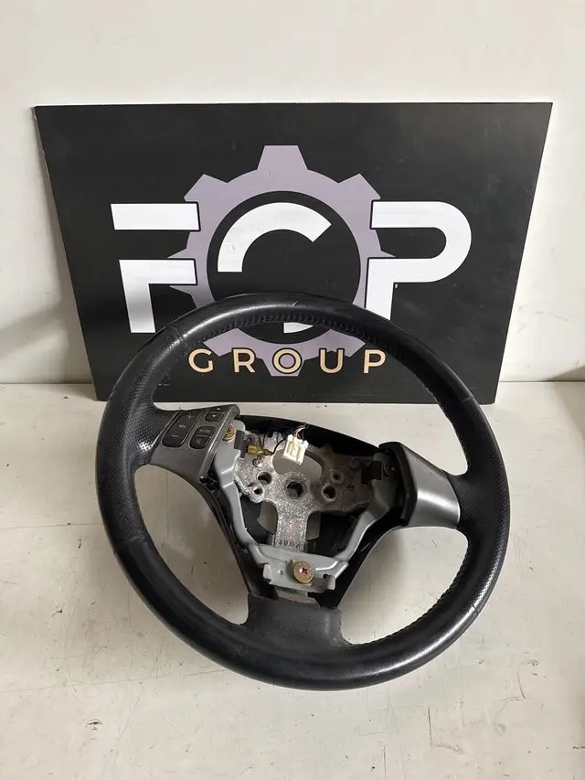 Volante para Mazda 3 en color negro.