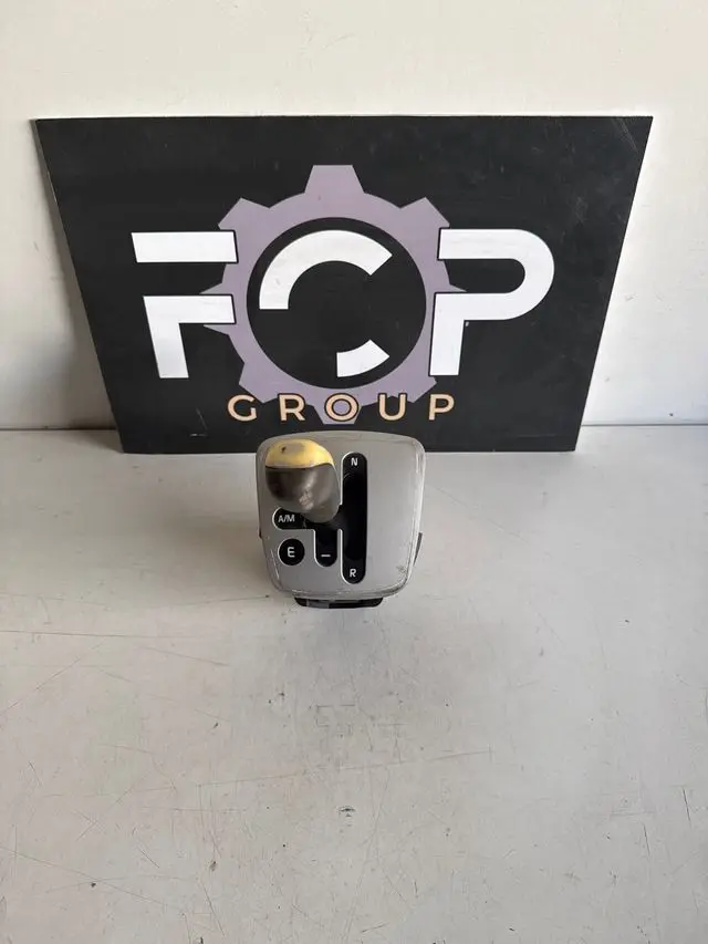 Palanca de cambios para transmisión automática. Fiat Idea / Lancia Muso Referencia original : 553472570 / 8733  Selector con modos A/M, E, -, R.