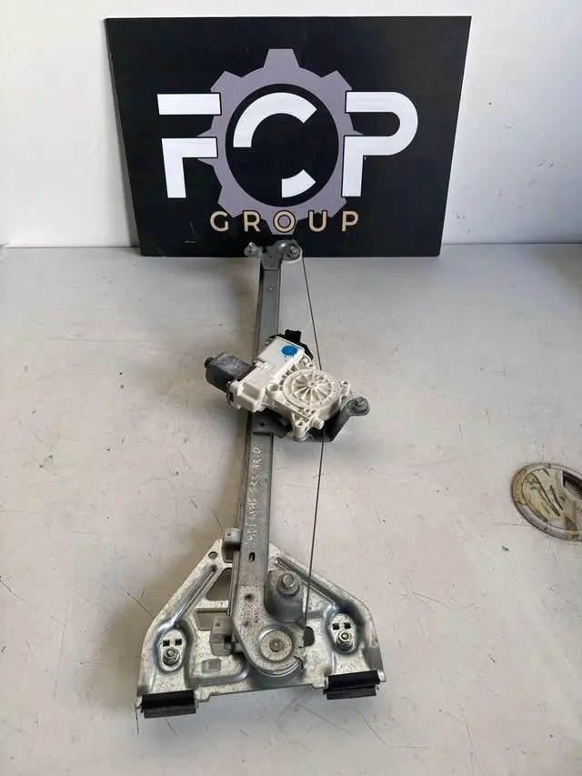 Elevalunas trasero derecho Cadillac SRX 3.6 V6 4X4 Referencia original : 15252613