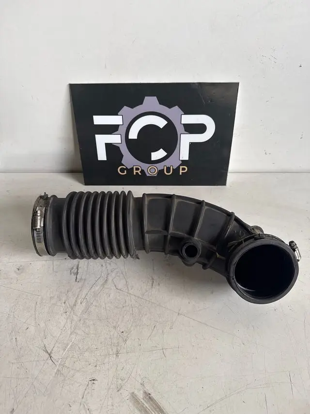 Tubo de admisión de aire de goma flexible. Cadillac SRX V6 3.6 4X4 Referencia original : 15812947