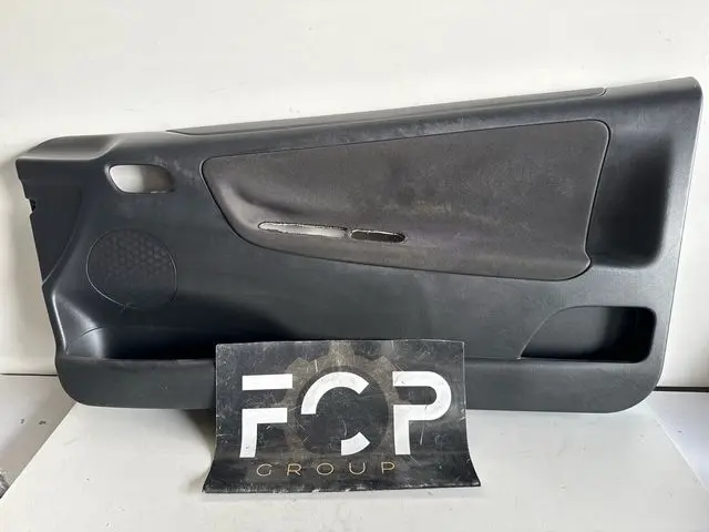 Panel / guarnecido de la puerta delantero derecho Peugeot 207 cc cabrio