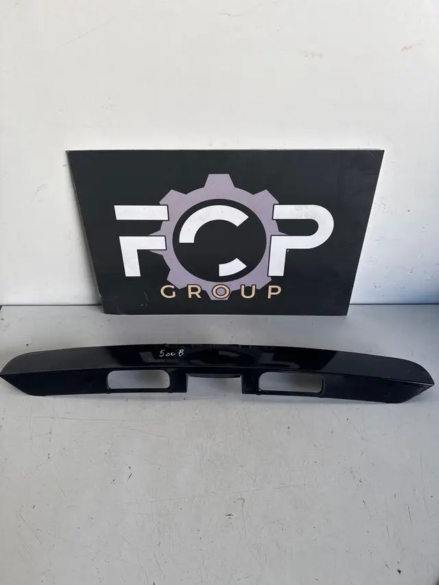 Moldura trasero de porton Peugeot 5008   Referencia original : 9684414777