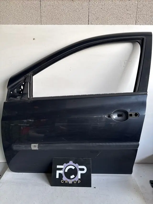 Puerta Delantera Izquierda Clio 3 Serie 2 , 4 puertas