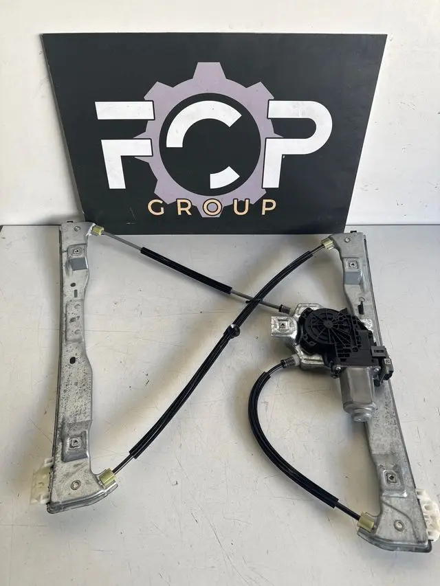 Elevalunas delantero izquierdo Citroën DS3  Referencia original : 9683703280 / 402218F