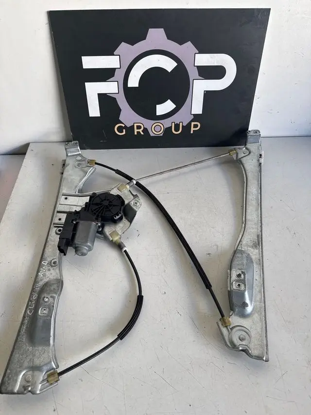 Elevalunas delantero derecho Renault Clio III 2005-2012, 5 puertas referencia original : 8200291150 / 400859