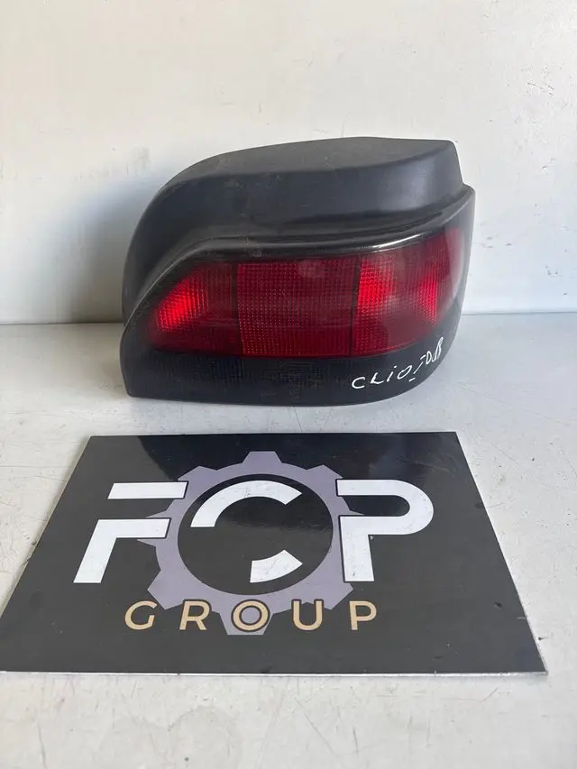 Piloto trasero derecho para Renault Clio 1 seria 2. Referencia original : 7700827552