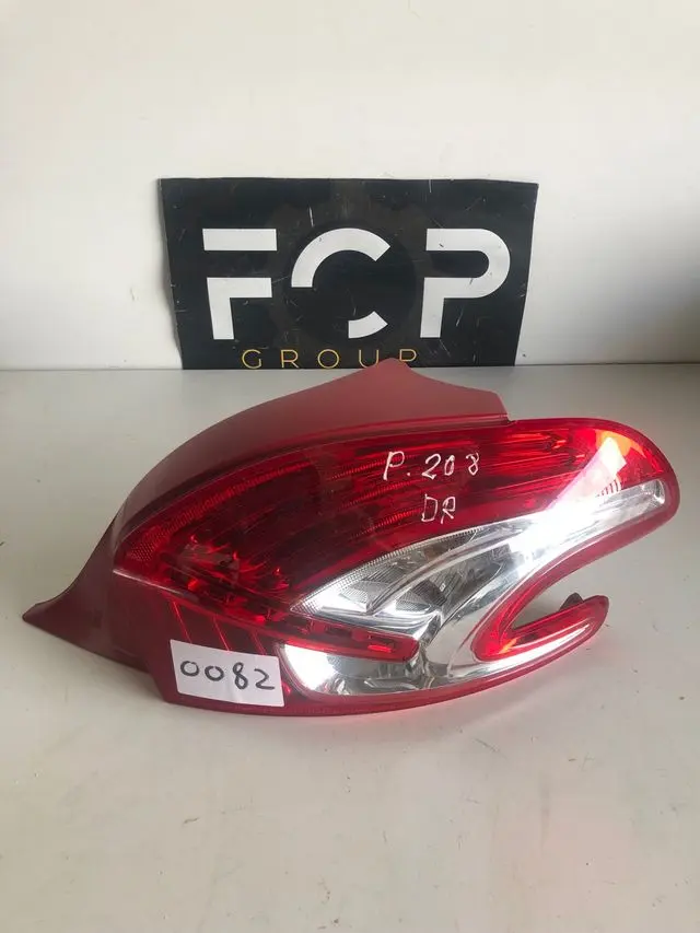 Piloto trasero derecho peugeot 208 4/2012+ Referencia original : 9672628380