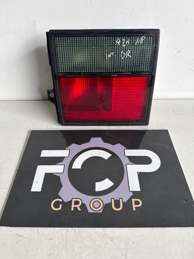 Piloto de maletero derecho para Renault R21.