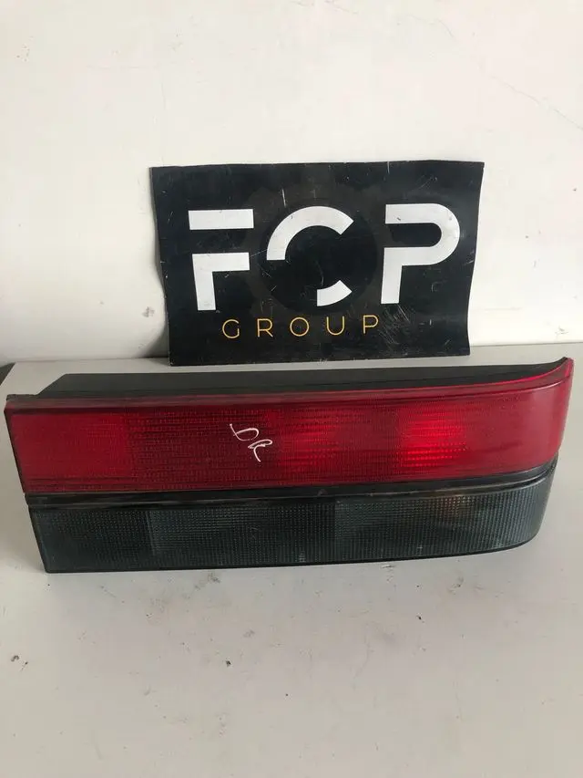 Piloto trasero derecho Renault R25 Referencia original : 770078420