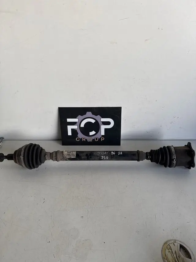 Cardan / Transmision Delantera Derecha VOLKSWAGEN PASSAT 2.0 tdi DSG 6 Referencia original : 3CO407272AK