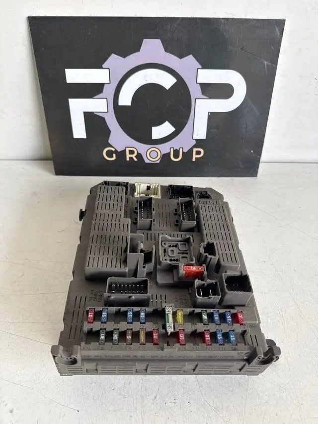 Caja de fusibles y relés BSI T04-00 Citroën c5 Referencia original : 9645352980