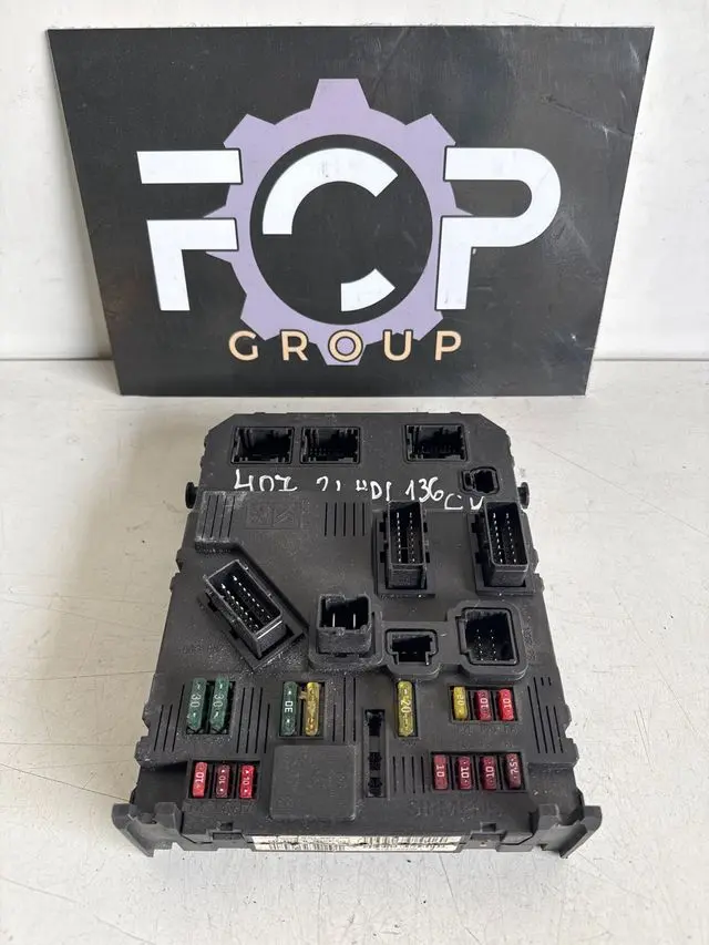 Caja de reles / fusibles BSI-S02-00 Peugeot 407 Referencia original: 9655708380 / S120104700