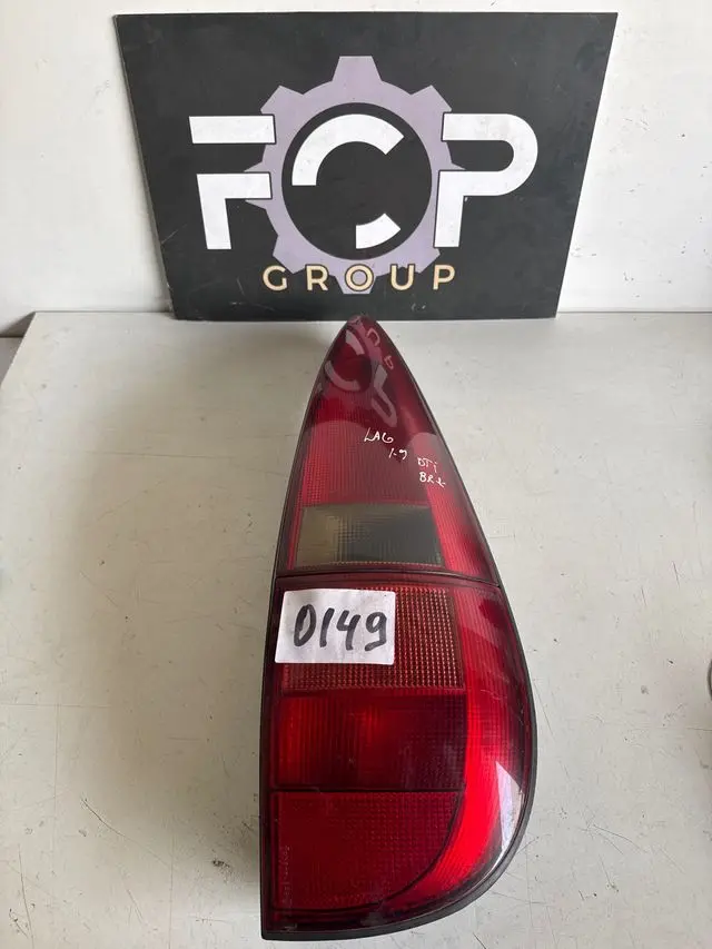 Piloto trasero derecho Renault Laguna 1 break <-2001