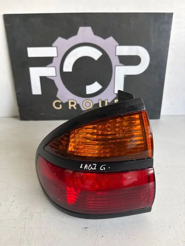 Piloto trasero izquierdo Renault laguna 1 fase 2 1998-2001 Referencia original : 7700420122