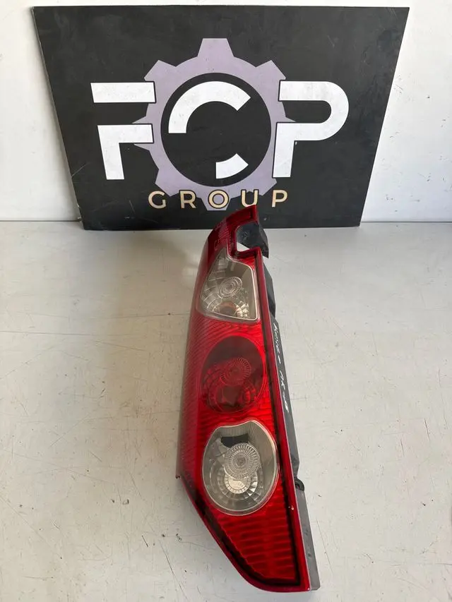 Piloto trasero izquierdo Renault Kangoo Redferencia original : 8200419941 / 8200419949