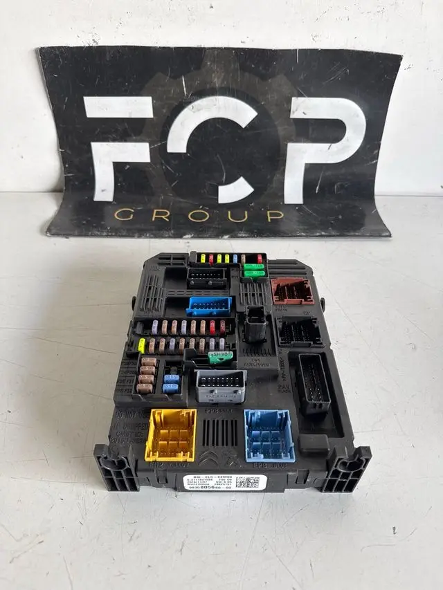 Caja de reles / fusibles BSI-EL5-CEM00 Peugeot / Citroën Referencia original : 9830805680