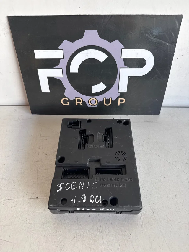 Caja de reles / fusibles UCH Renault Scenic 1 Referencia Renault : 8200029342B Referencia Siemens : S108502610 